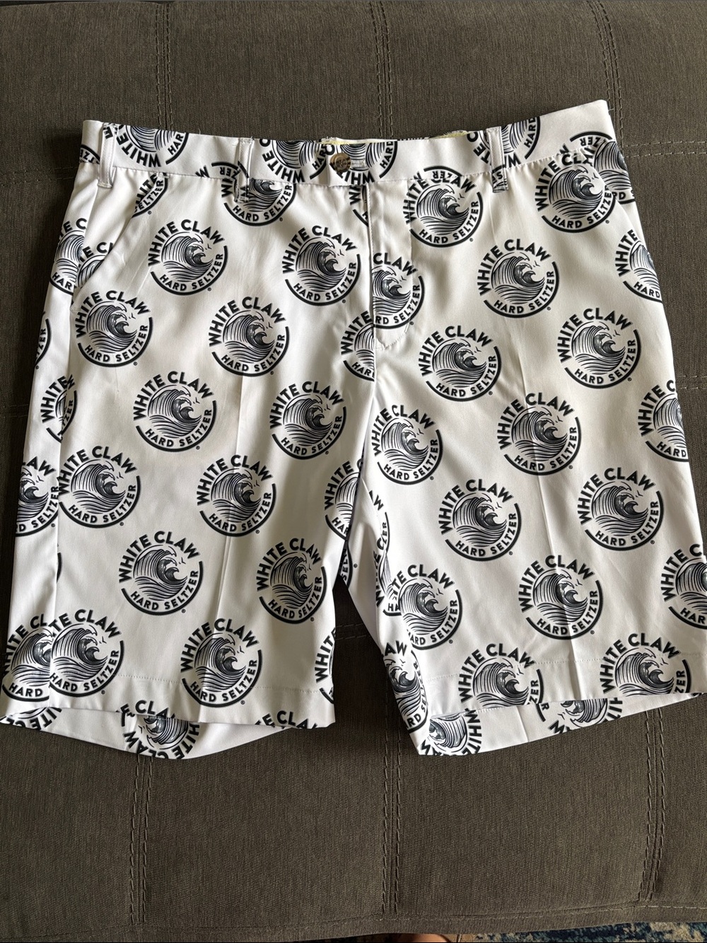 Loud Mouth White Claw Seltzer Golf Shorts White Black Logo Size 38 Men's